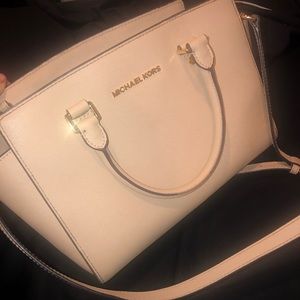 Micheal kors purse